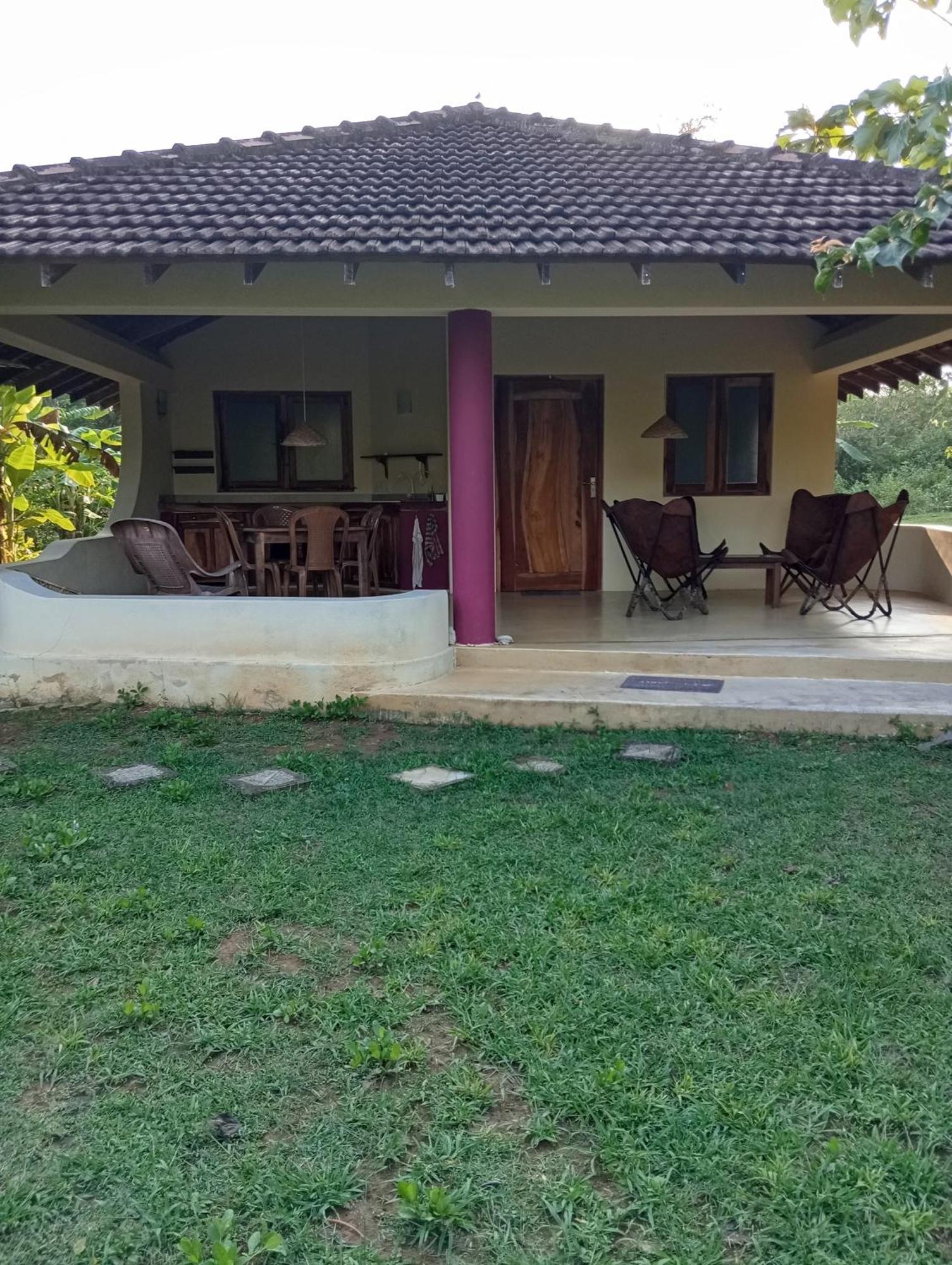 Sunshine Cafe Apartamento Tangalle Exterior foto