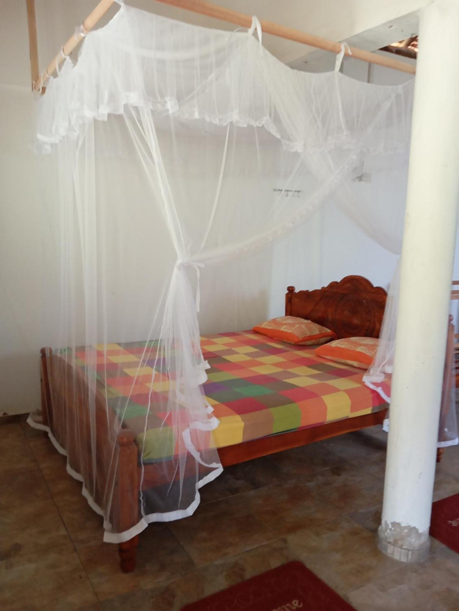 Sunshine Cafe Apartamento Tangalle Exterior foto