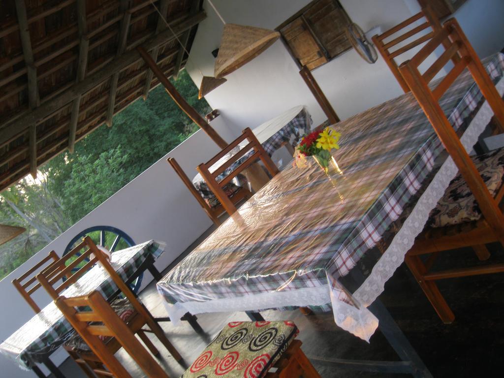 Sunshine Cafe Apartamento Tangalle Exterior foto
