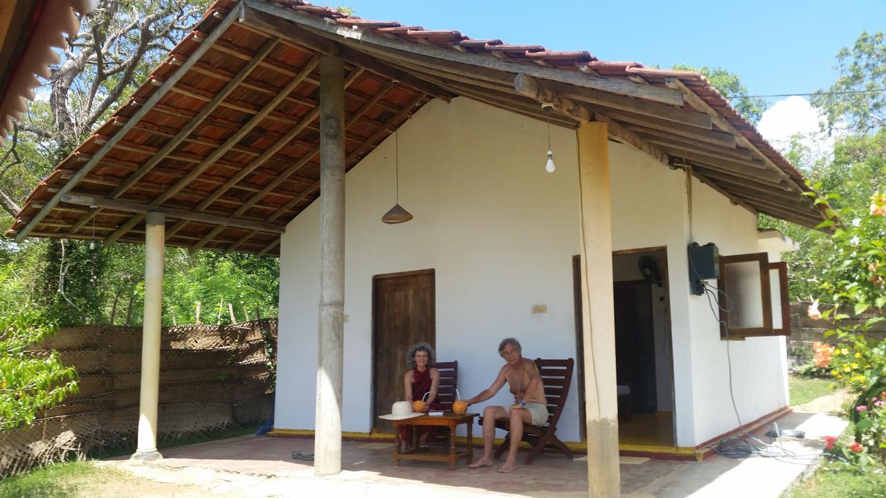 Sunshine Cafe Apartamento Tangalle Exterior foto