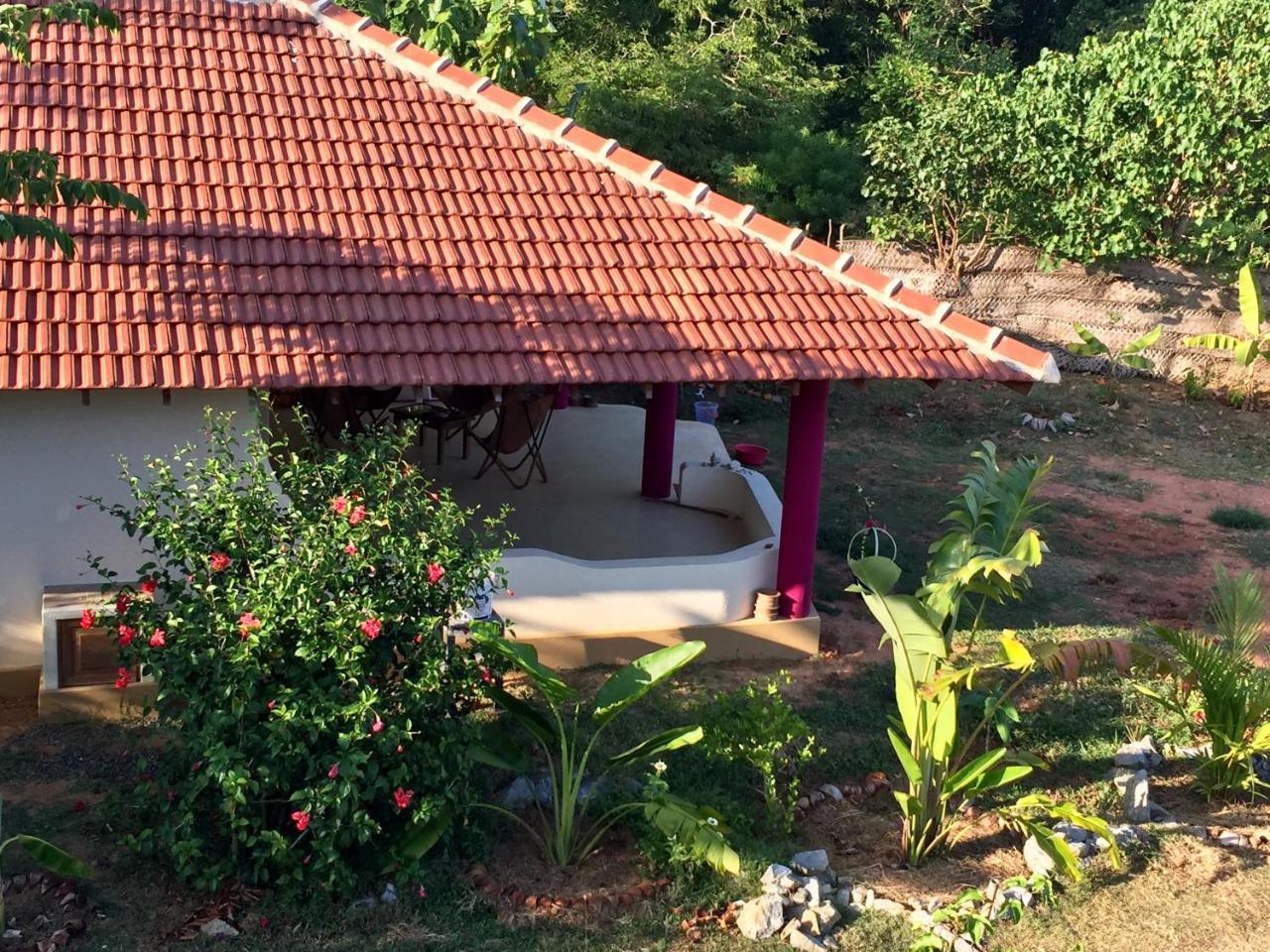 Sunshine Cafe Apartamento Tangalle Exterior foto