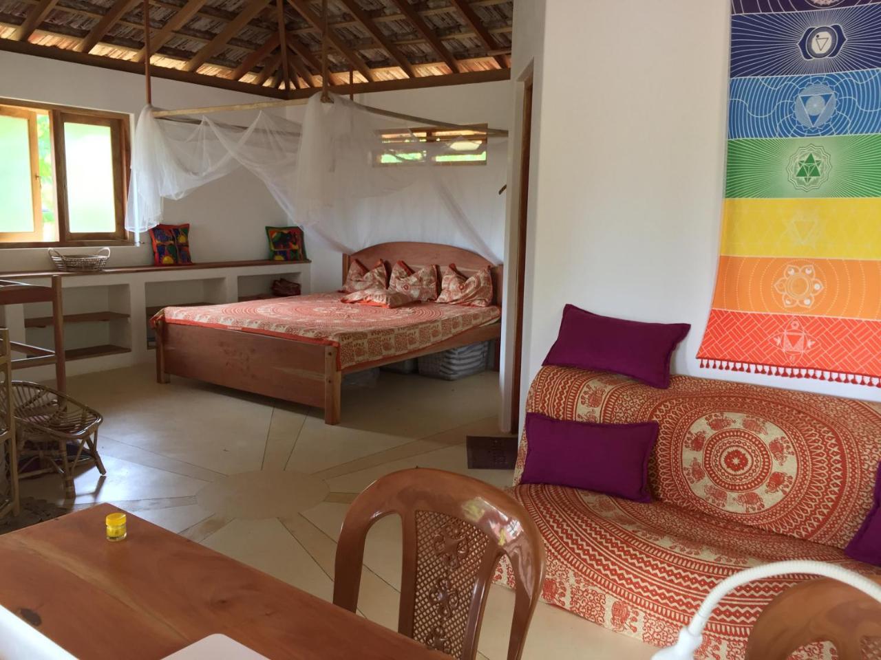 Sunshine Cafe Apartamento Tangalle Exterior foto