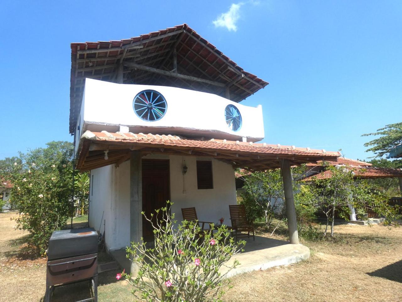 Sunshine Cafe Apartamento Tangalle Exterior foto